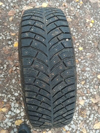 Michelin X-Ice North 4 215/60 R17
