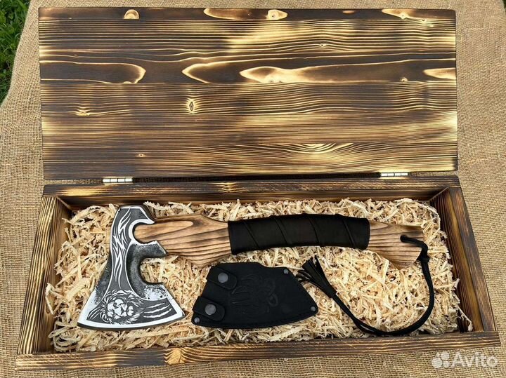 Топор для туризма и хозяйства