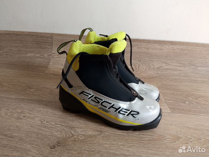 Лыжные ботинки fischer 35