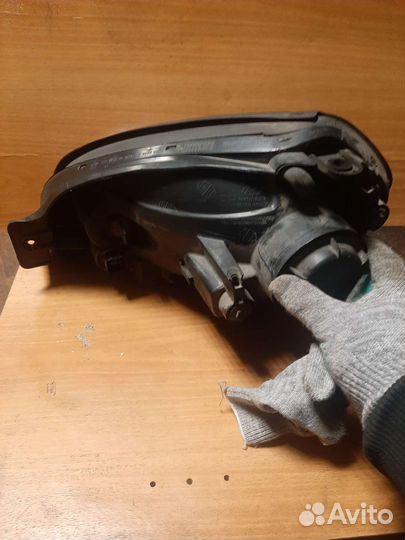 Фара передняя правая Hyundai Tucson 1 (2004-2009)