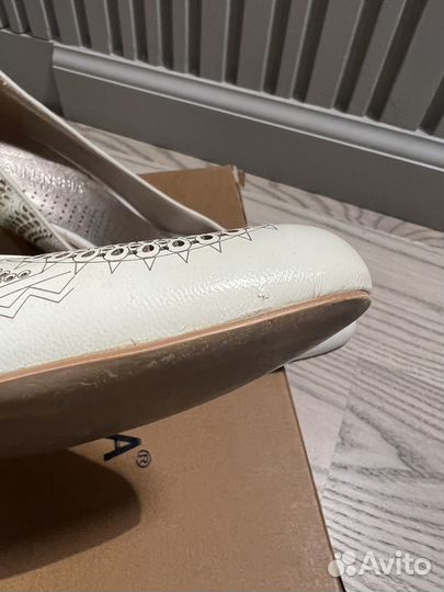 Туфли женские с перфорацией vallenssia кожа 40