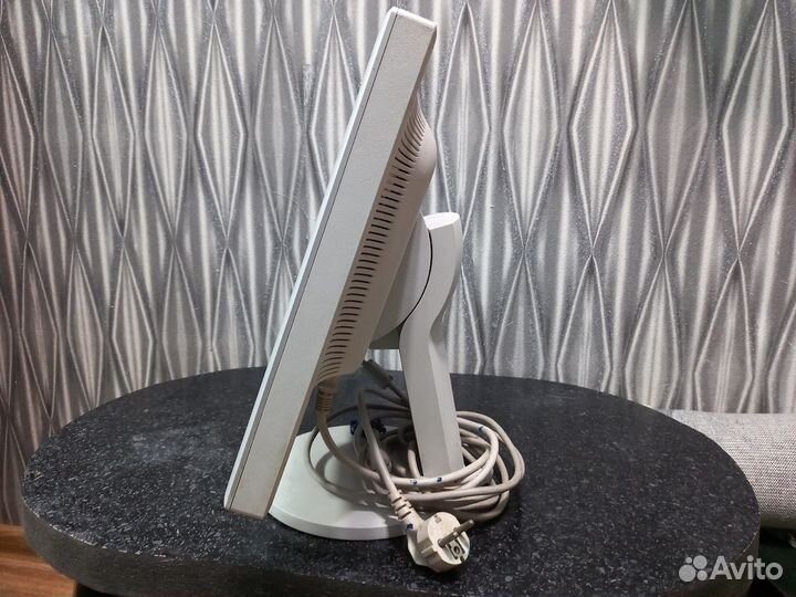 Монитор NEC multisync LCD 1770NX