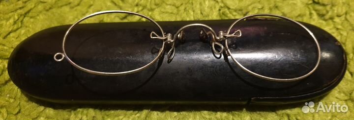 Пенсне в футляре винтажное. Конец 19 века