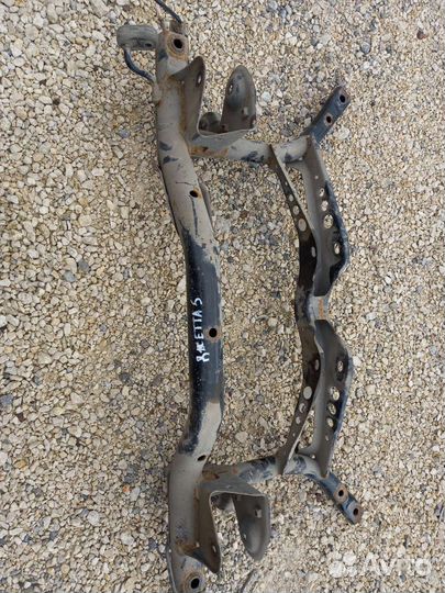 Задний подрамник VW Jetta 5