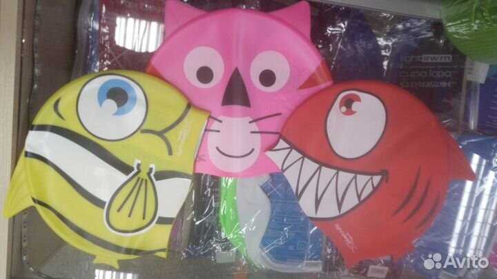 Шапочка и очки для плавания