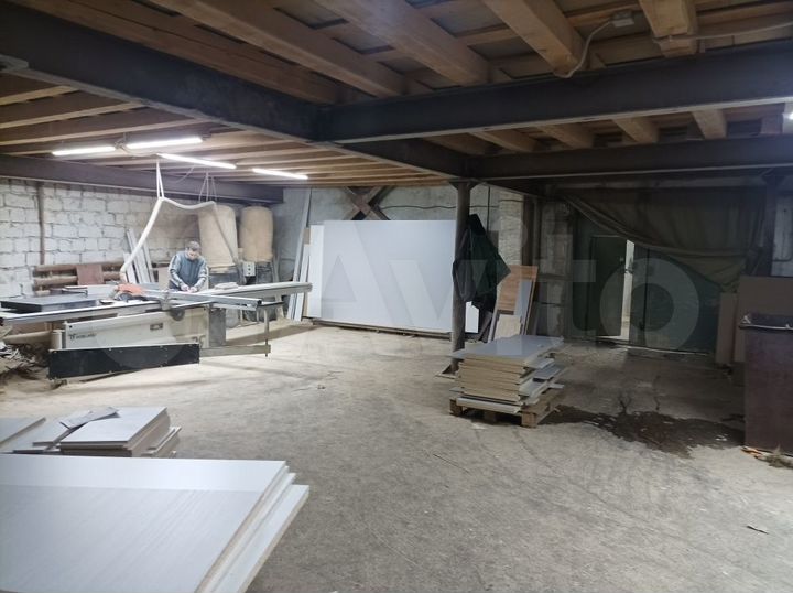 Производственное помещение, 300 м²