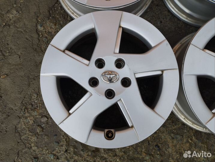 Оригинальные литые диски Toyota Prius R15