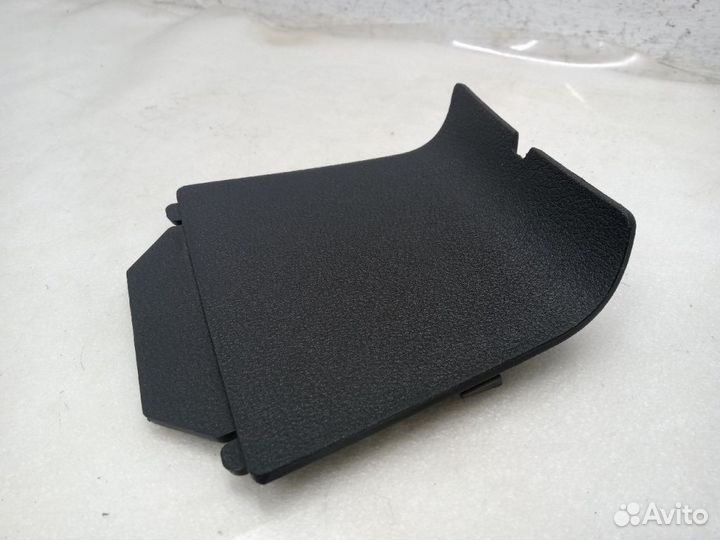 Лючок обшивки volkswagen tiguan Левый