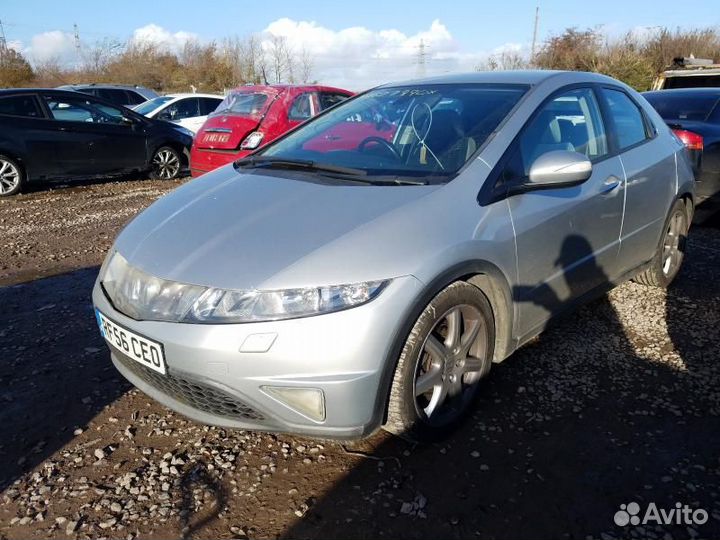 Разбирается Honda Civic 5D viii поколение 2008г