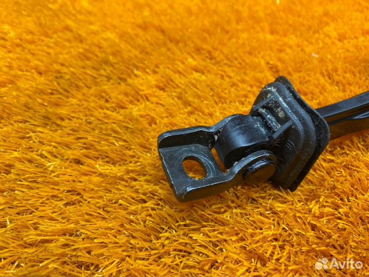 Ограничитель двери передний правый Volkswagen