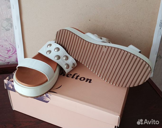 Сандалии женские