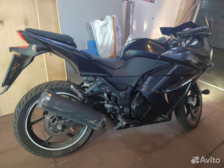 Продаю Kawasaki Ninja 250r