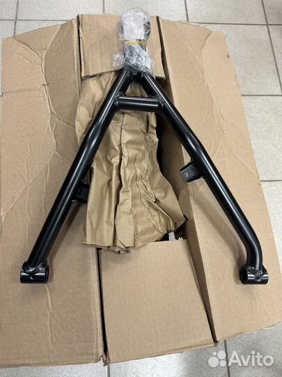 Рычаг нижний правый Can Am 706204638