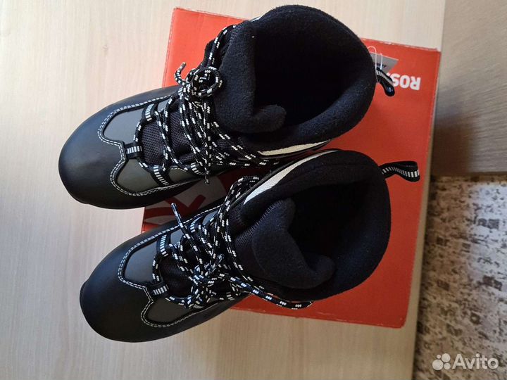 Ботинки для беговых лыж