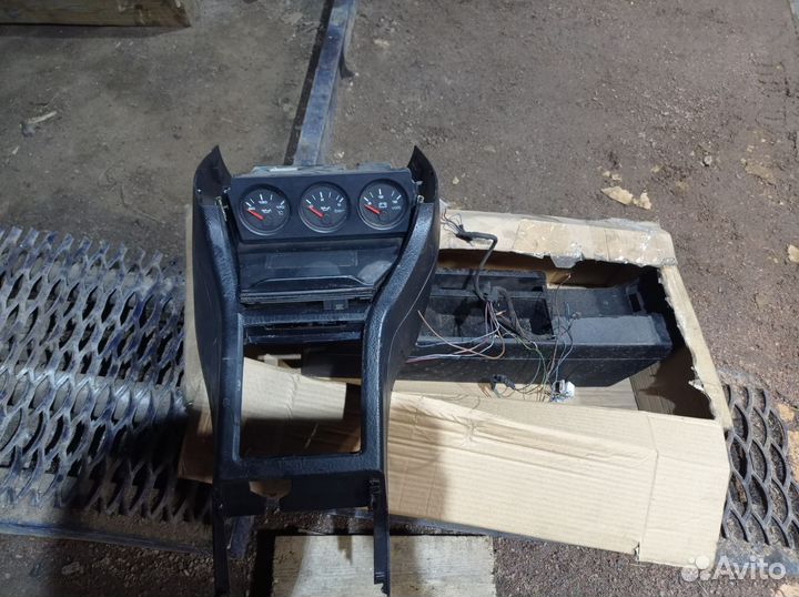 Доп приборы audi 80