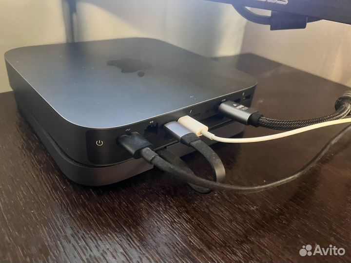 Macmini 2018 i5, 3 Ghz, 16 gb RAM, 250 gb ssd
