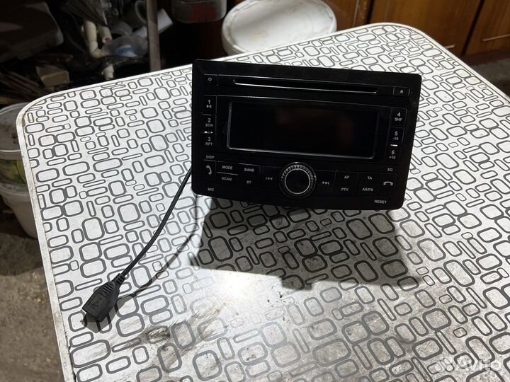 Штатный магнитофон priora