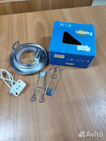 Светильник потолочный встраиваемый