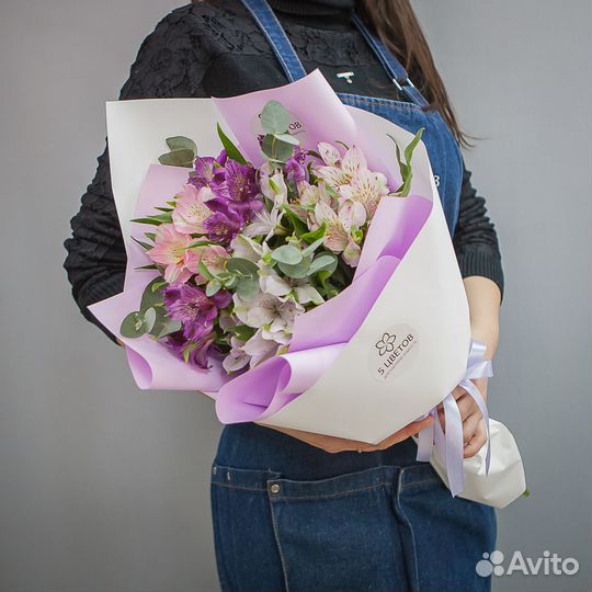 Альстромерии с эвкалиптом