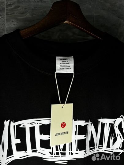 Футболка vetements