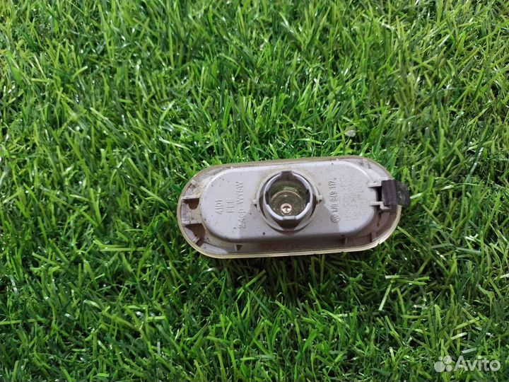 Повторитель в крыло Volkswagen