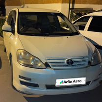 Toyota Ipsum 2.4 AT, 2004, 367 000 км, с пробегом, цена 650 000 руб.