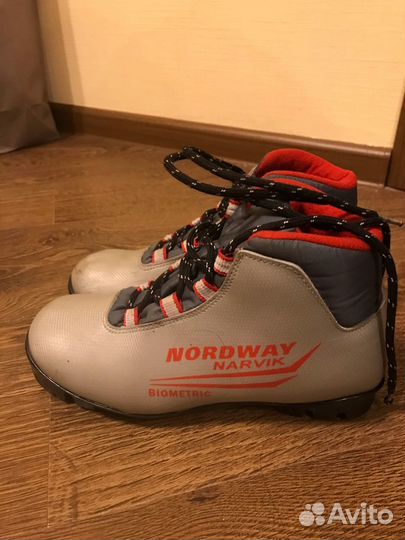 Лыжные ботинки