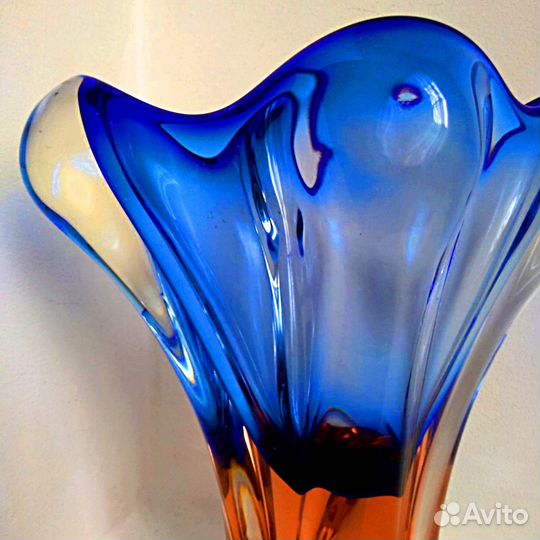 Ваза. Гутное стекло. Чехословакия. Богемия