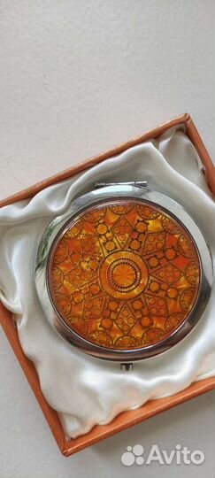 Зеркало карманное