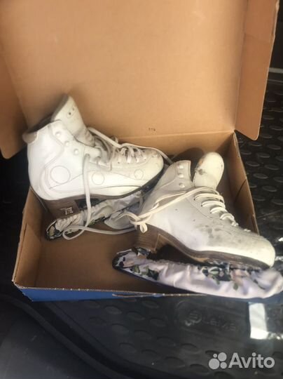 Профессиональные Фигурные коньки risport 235