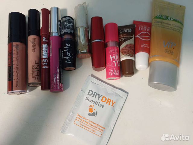 Помады,блеск,крем, шампунь,тени пакетом