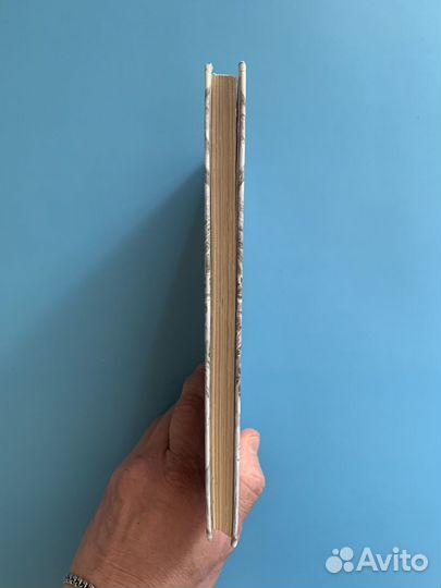 Кладбищенский фантом А. Иванов, А. Устинова