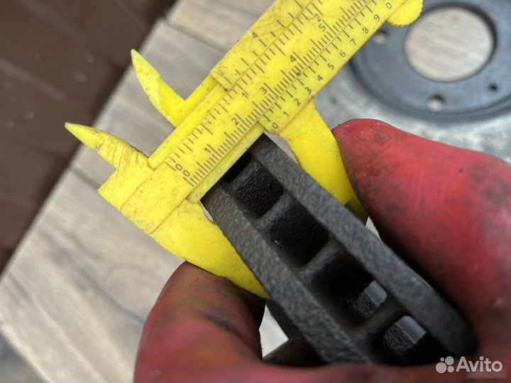 Тормозные диски переднее Mitsubishi Lancer 1.6