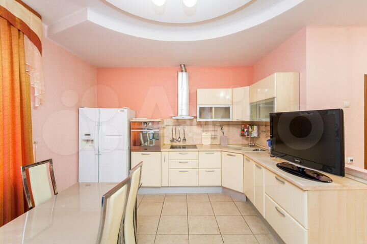 3-к. квартира, 109,5 м², 2/4 эт.