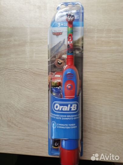 Электрическая зубная щетка детская