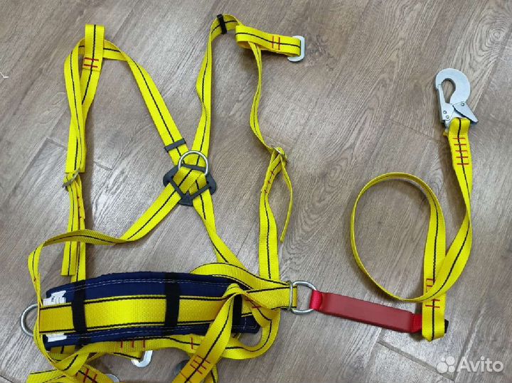 Страховочная привязь