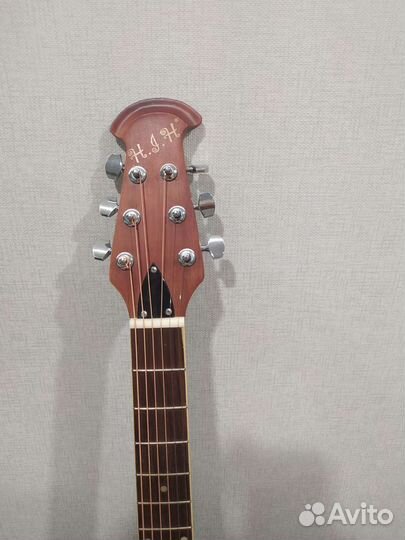 Полуакустическая гитара