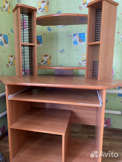 Компьютерный стол