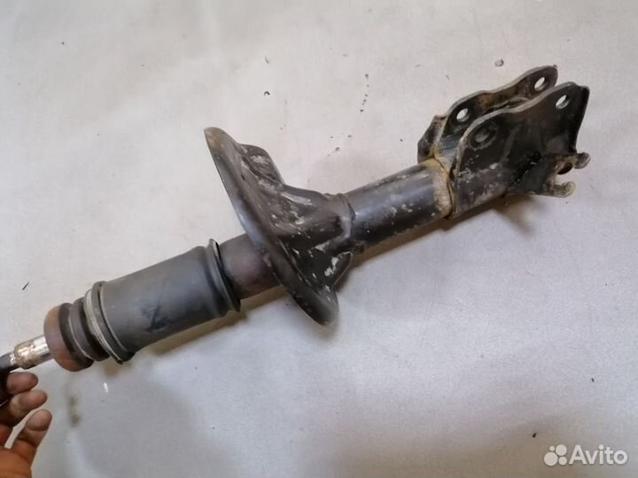 Амортизатор передний левый для Mitsubishi Carisma