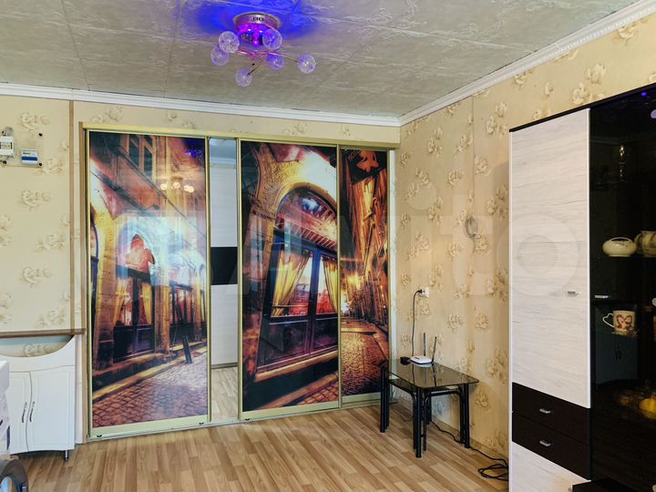 Комната 29,2 м² в 7-к., 1/4 эт.