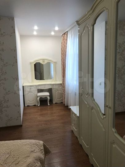 Дом 430 м² на участке 8 сот.