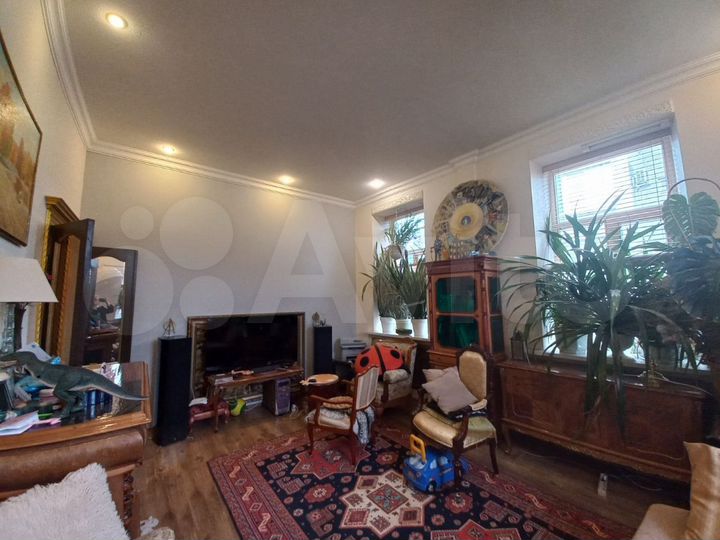 4-к. квартира, 88 м², 3/3 эт.