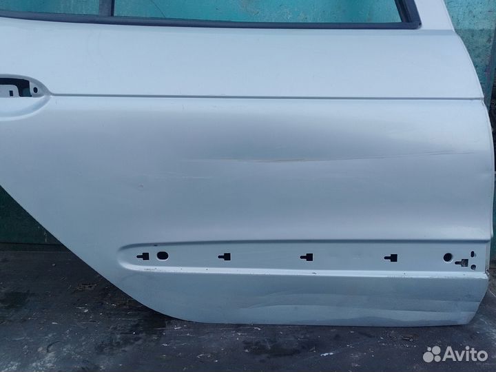 Дверь задняя правая Renault Megane 1 с вмятиной