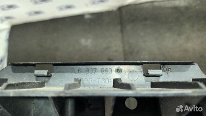 Кронштейн бампера Touareg