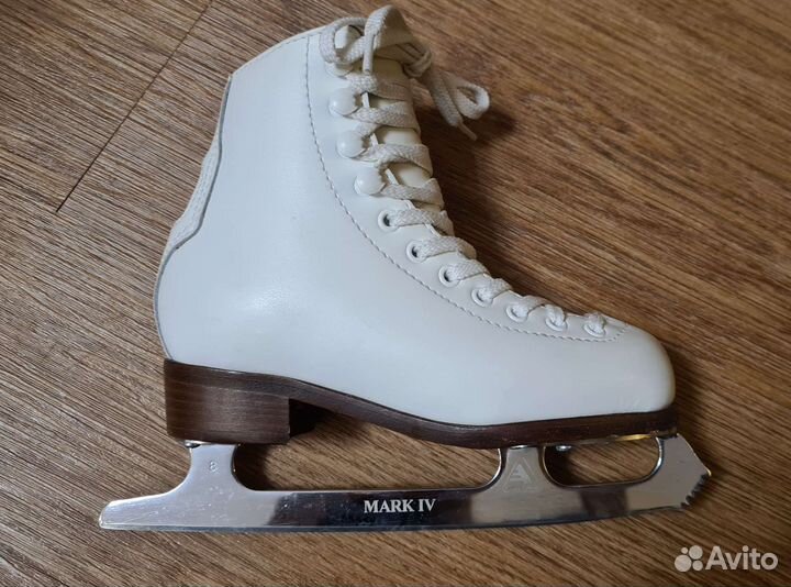 Фигурные коньки Wifa 29L