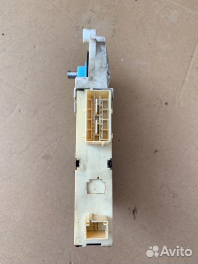 Пежо 307 правый передний моторчик стеклопластика