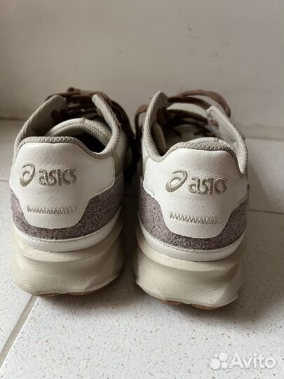 Кроссовки женские asics