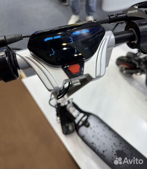 Электросамокат зимний на гусенице 3в1