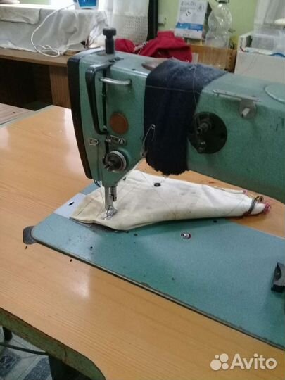 Швейная машина 1022