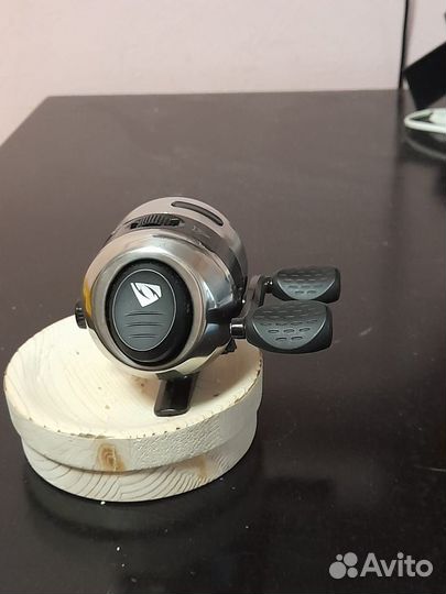 Спиннинговая катушка FreeSpool